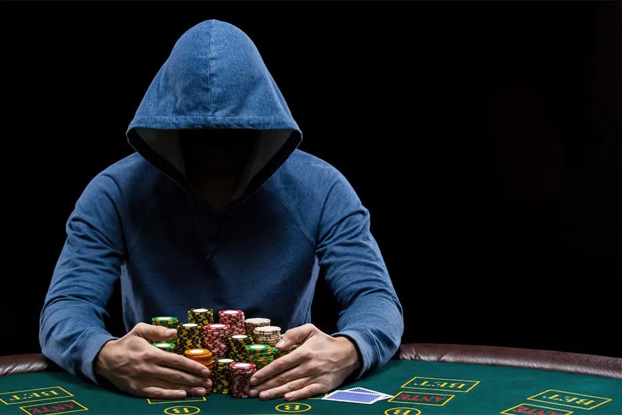 Inside the World of Marked Cards & Poker Cheating Gadgets
